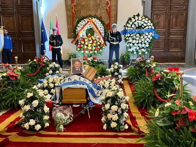 1671496630785072713.jpg FkSKt_QXEAE3mIS.jpg